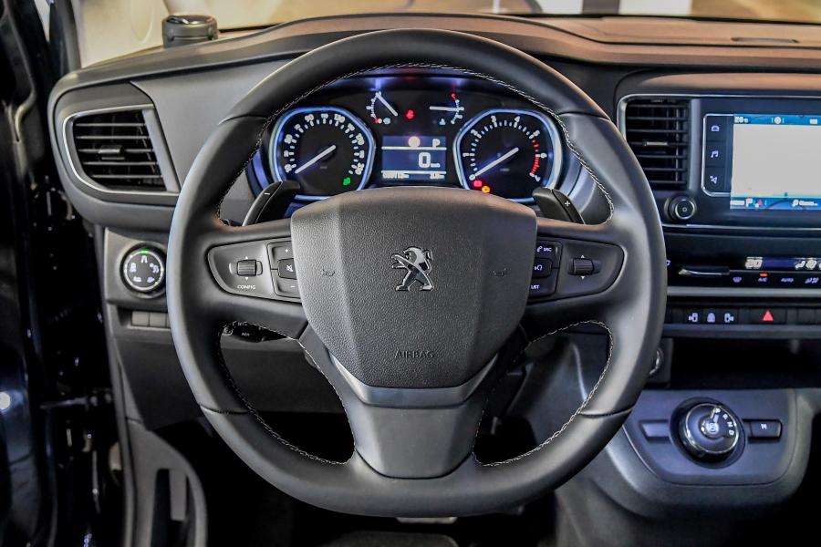 Панель приборов Peugeot Traveller 2016 года  (фото 23 из 39)